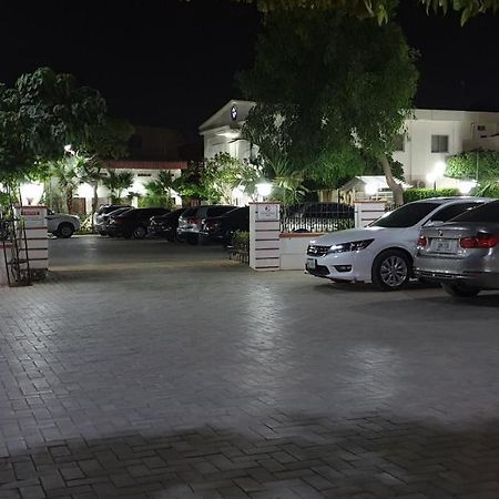 Prince Hotel Кано Екстериор снимка