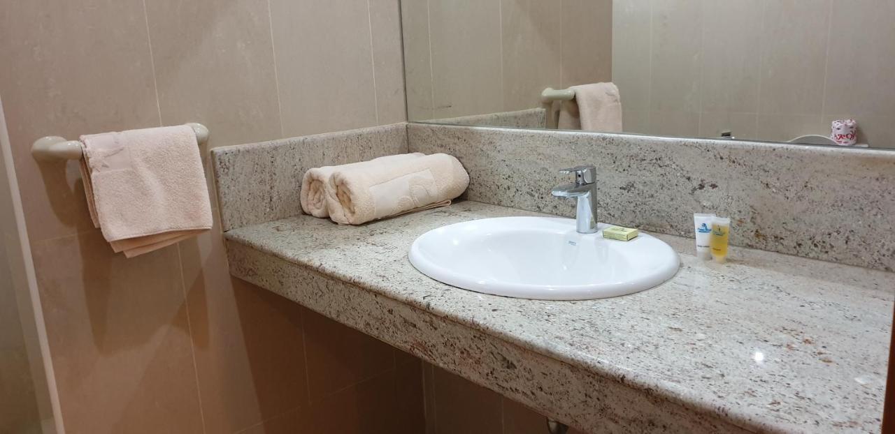 Prince Hotel Кано Екстериор снимка