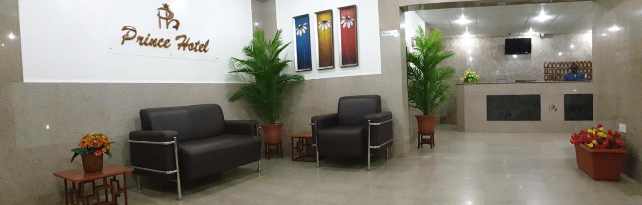 Prince Hotel Кано Екстериор снимка