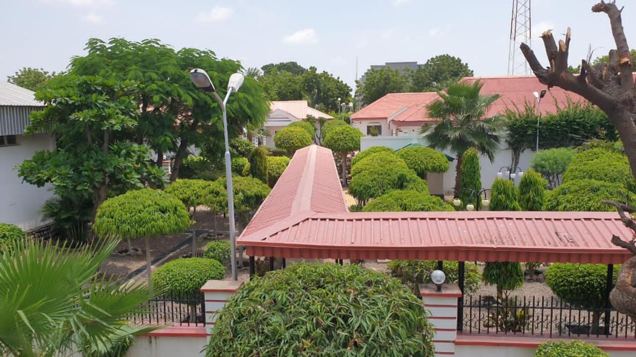 Prince Hotel Кано Екстериор снимка