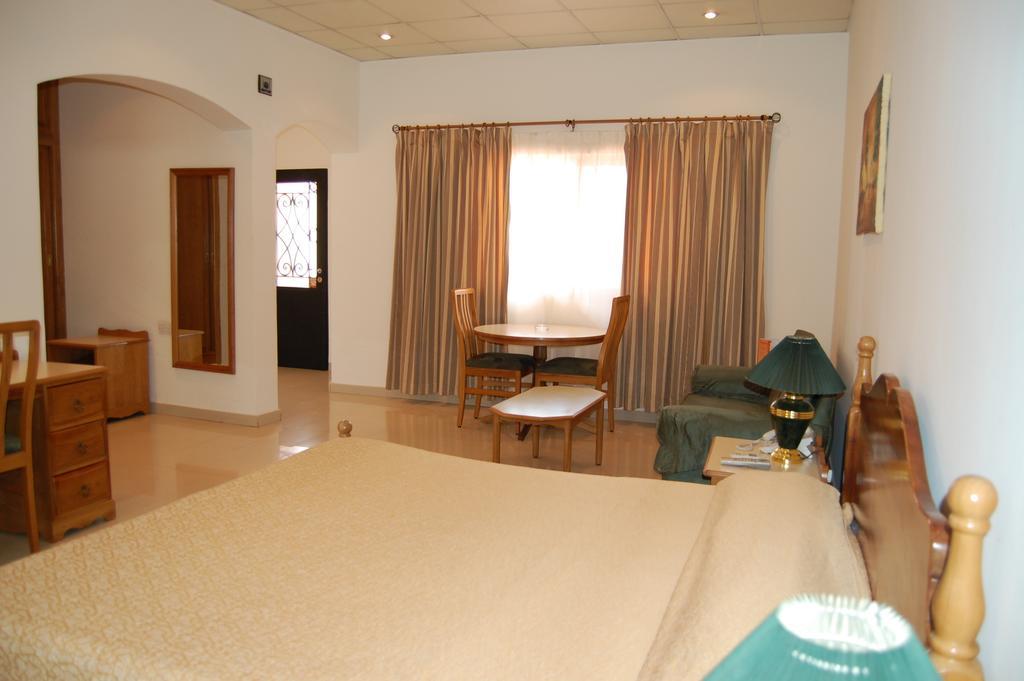Prince Hotel Кано Стая снимка